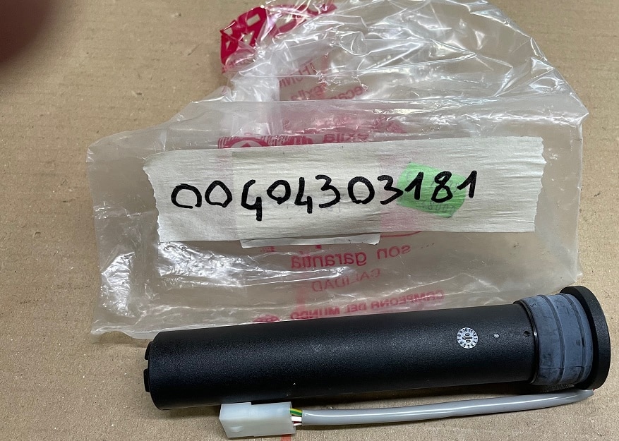 SONDA INDICATORE LIVELLO BENZINA DERBI PREDATOR 50 125 ORIGINALE ART 00G04303181