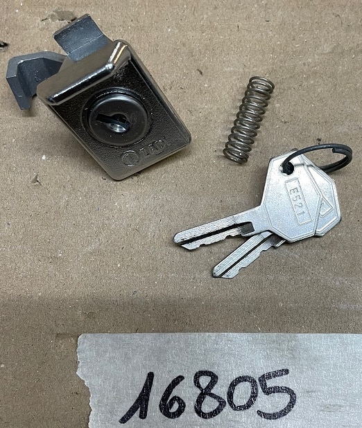 SERRATURA CON CHIAVE BAULETTO ANTERIORE PIAGGIO VESPA PX 125 ART 16805