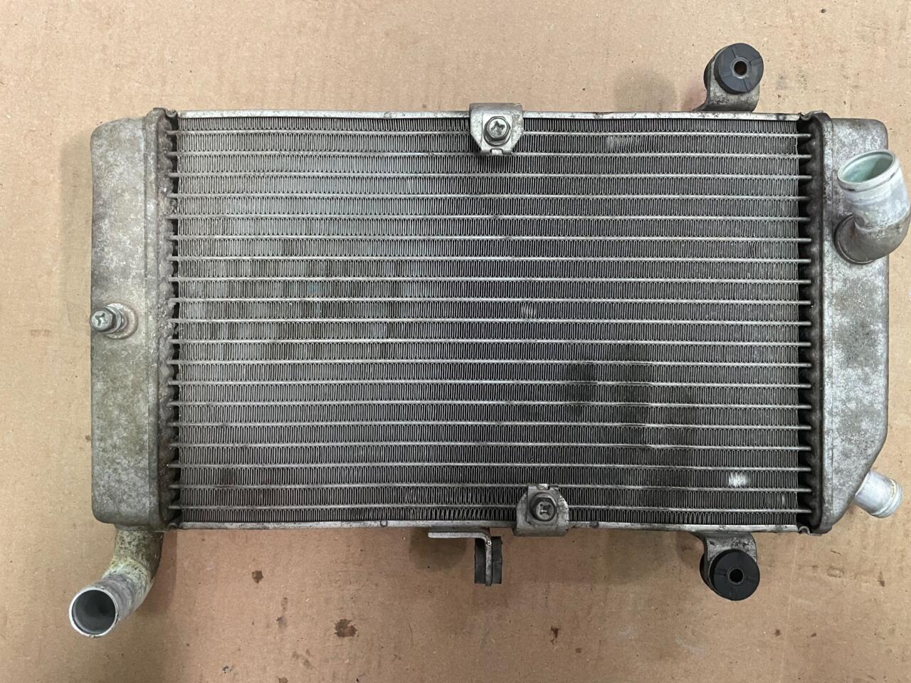 RADIATORE HONDA SILVER WING 400 2006 (USATO)