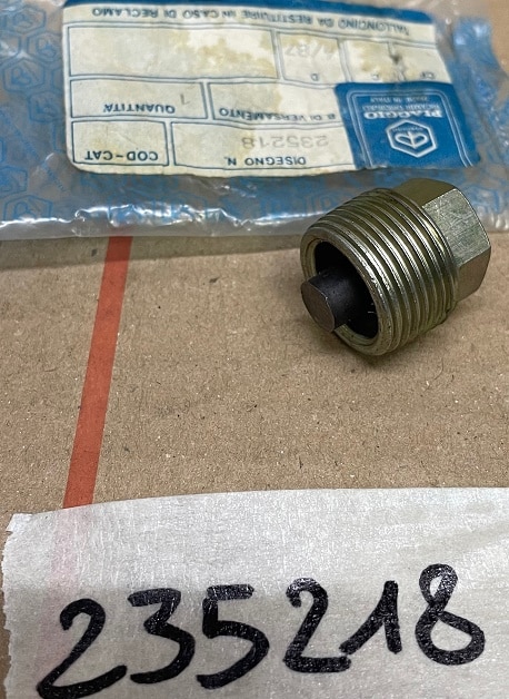 TAPPO SCARICO OLIO MAGNETICO PIAGGIO APE ART 235218