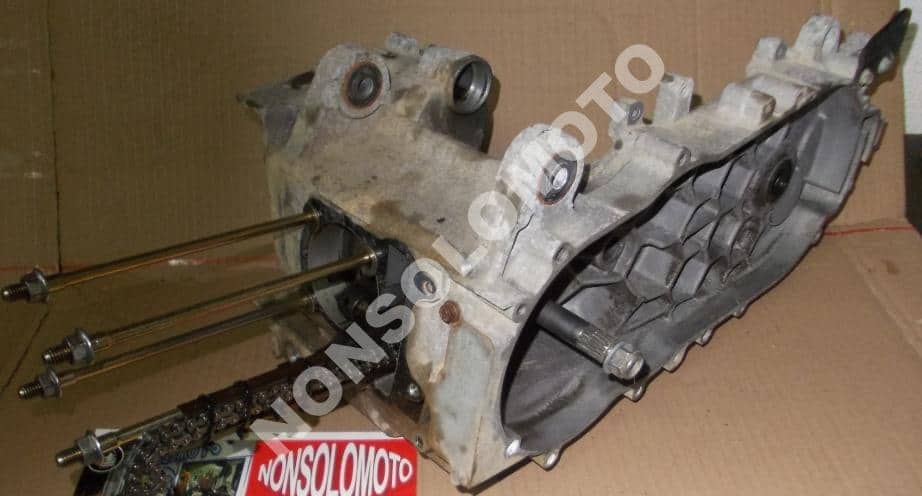 COPPIA CARTER CON ALBERO MOTORE QUAD PGO X-RIDER 50 180 04> USATO