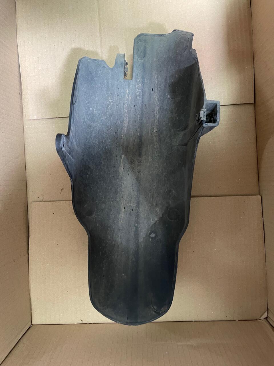 PARAFANGO POSTERIORE PIAGGIO X9 250 04> (USATO)