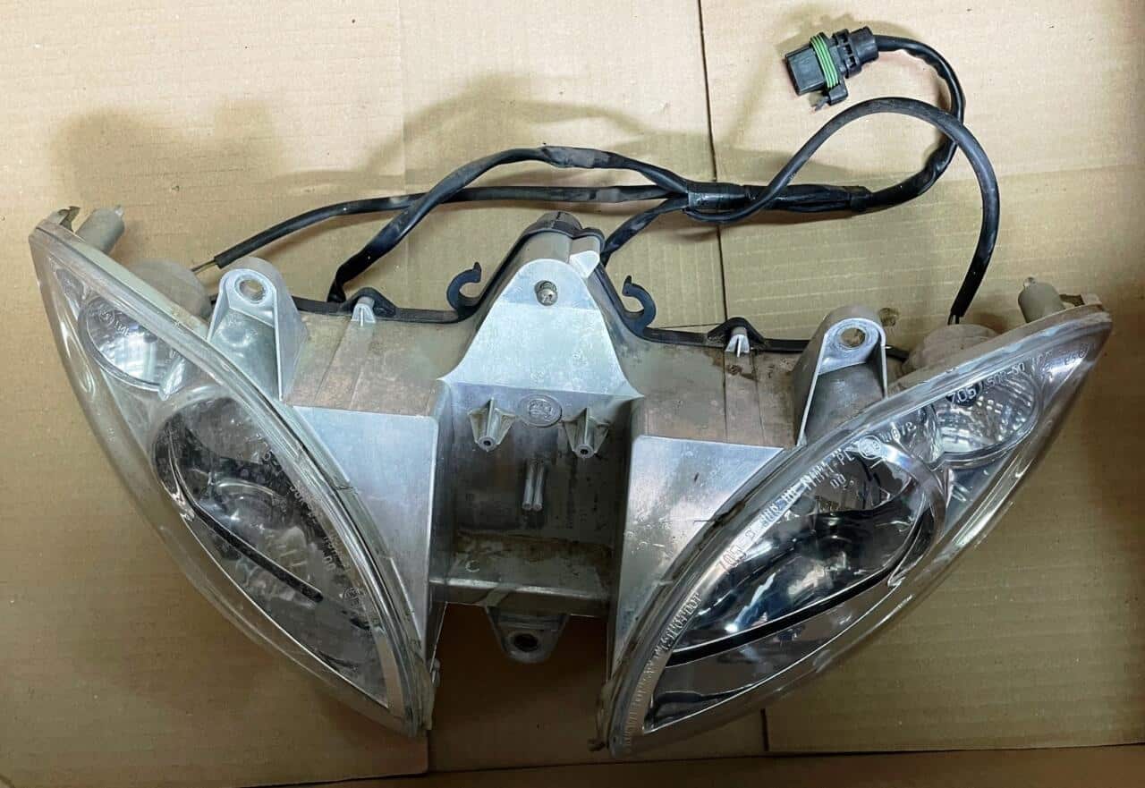 FARO ANTERIORE PIAGGIO X9 250 04> (USATO)