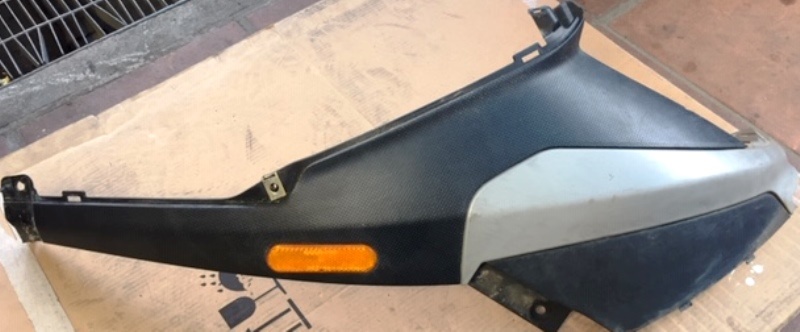 FIANCHETTO INFERIORE SINISTRO PIAGGIO NRG 50 USATO
