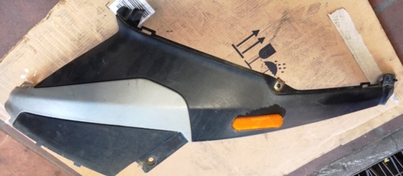 FIANCHETTO INFERIORE DESTRO PIAGGIO NRG 50 USATO