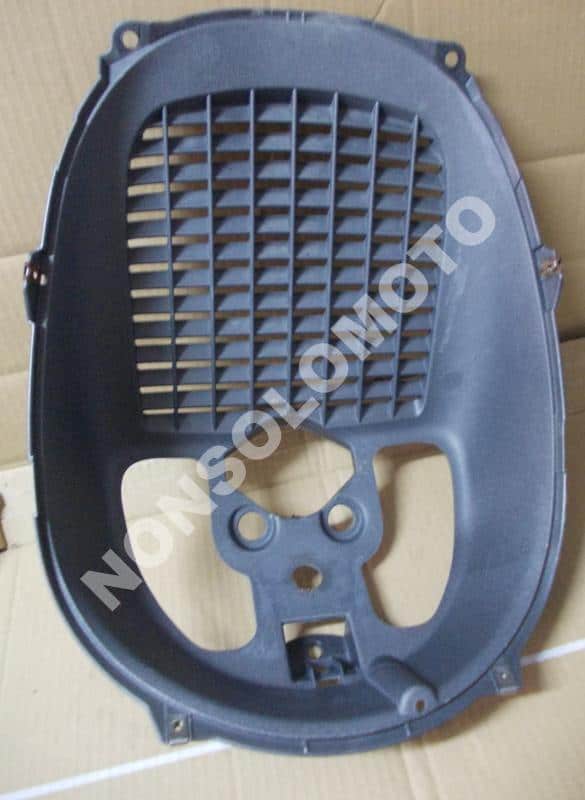 SCUDO INFERIORE PARAFANGO PIAGGIO X8 125 200 04> USATO