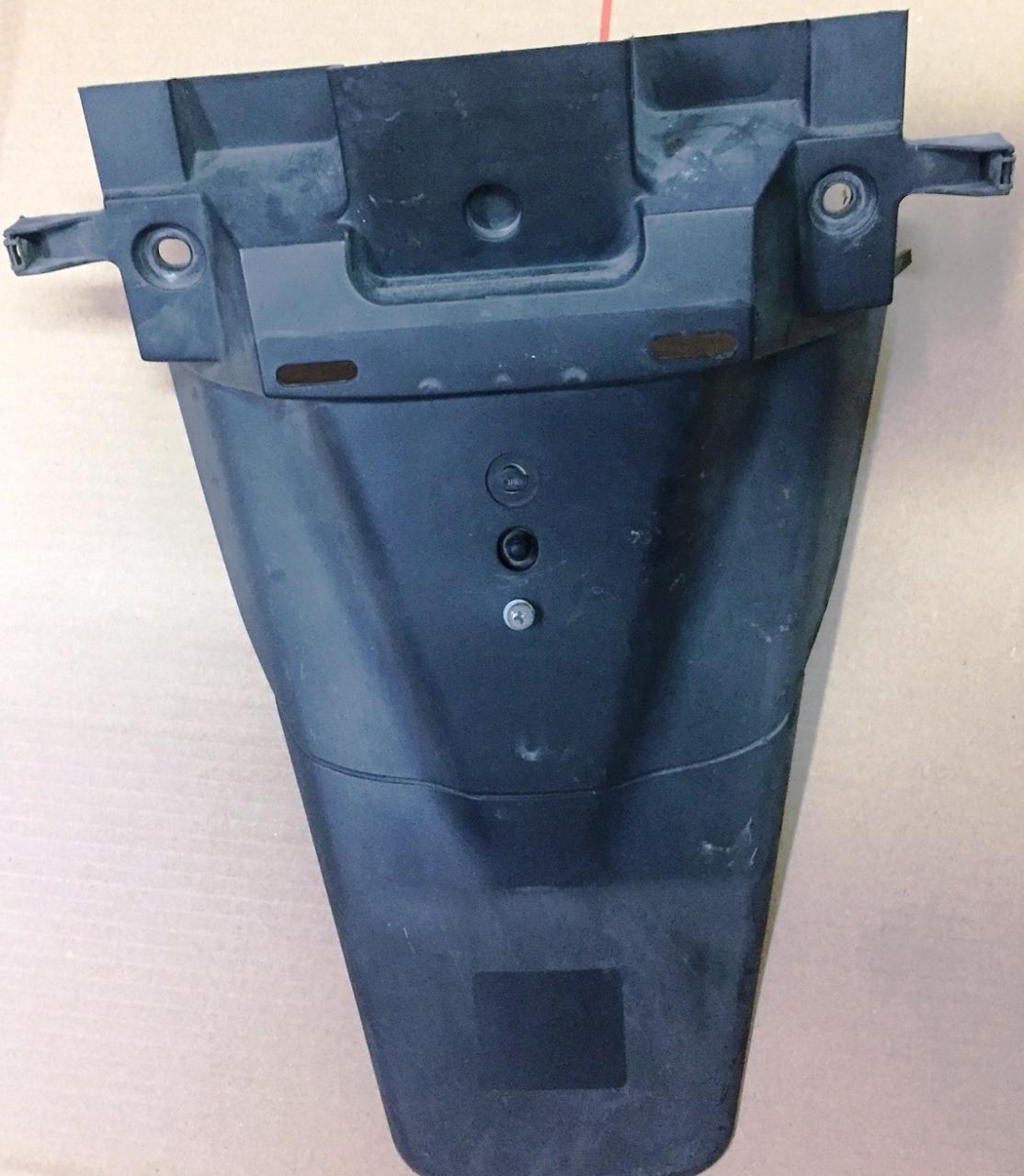 PARAFANGO POSTERIORE PORTA TARGA YAMAHA MAJESTY 250 99>03 USATO