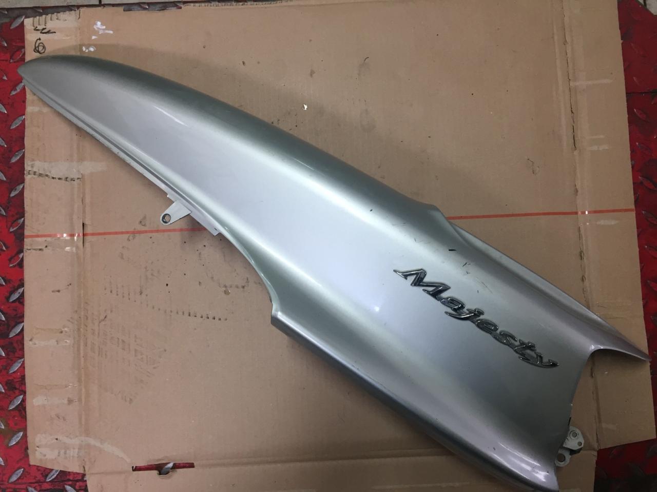 FIANCHETTO DESTRO GRIGIO YAMAHA MAJESTY 250 99>03 USATO
