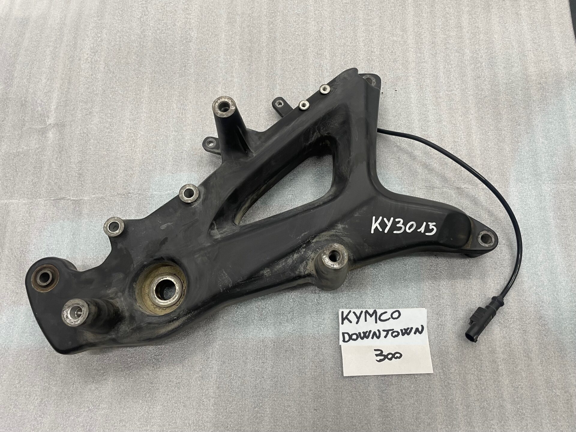 STAFFA SUPPORTO SCARICO KYMCO DOWNTOWN 300 07> USATO