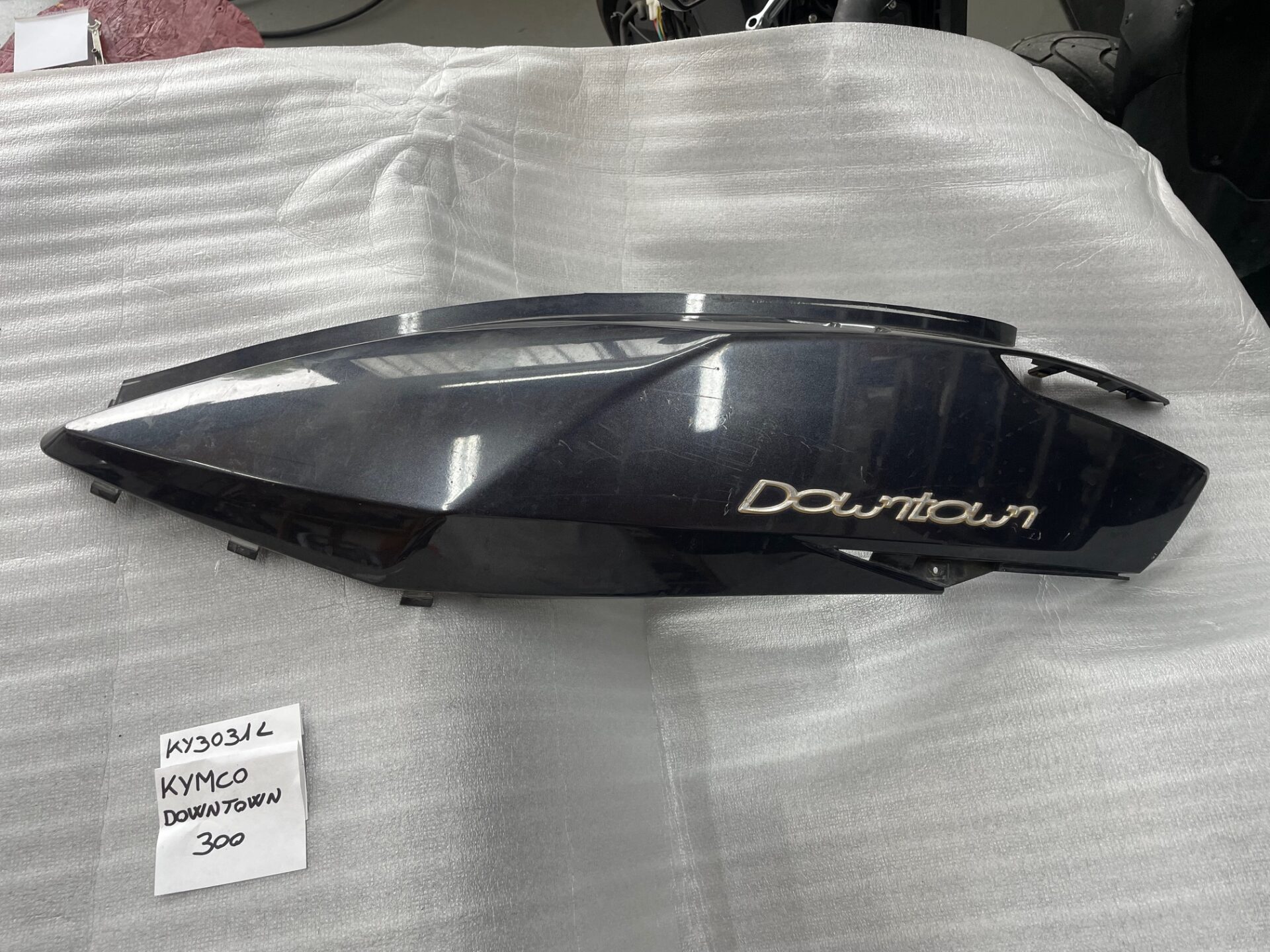FIANCATA POSTERIORE SX KYMCO DOWNTOWN 300 07> USATO