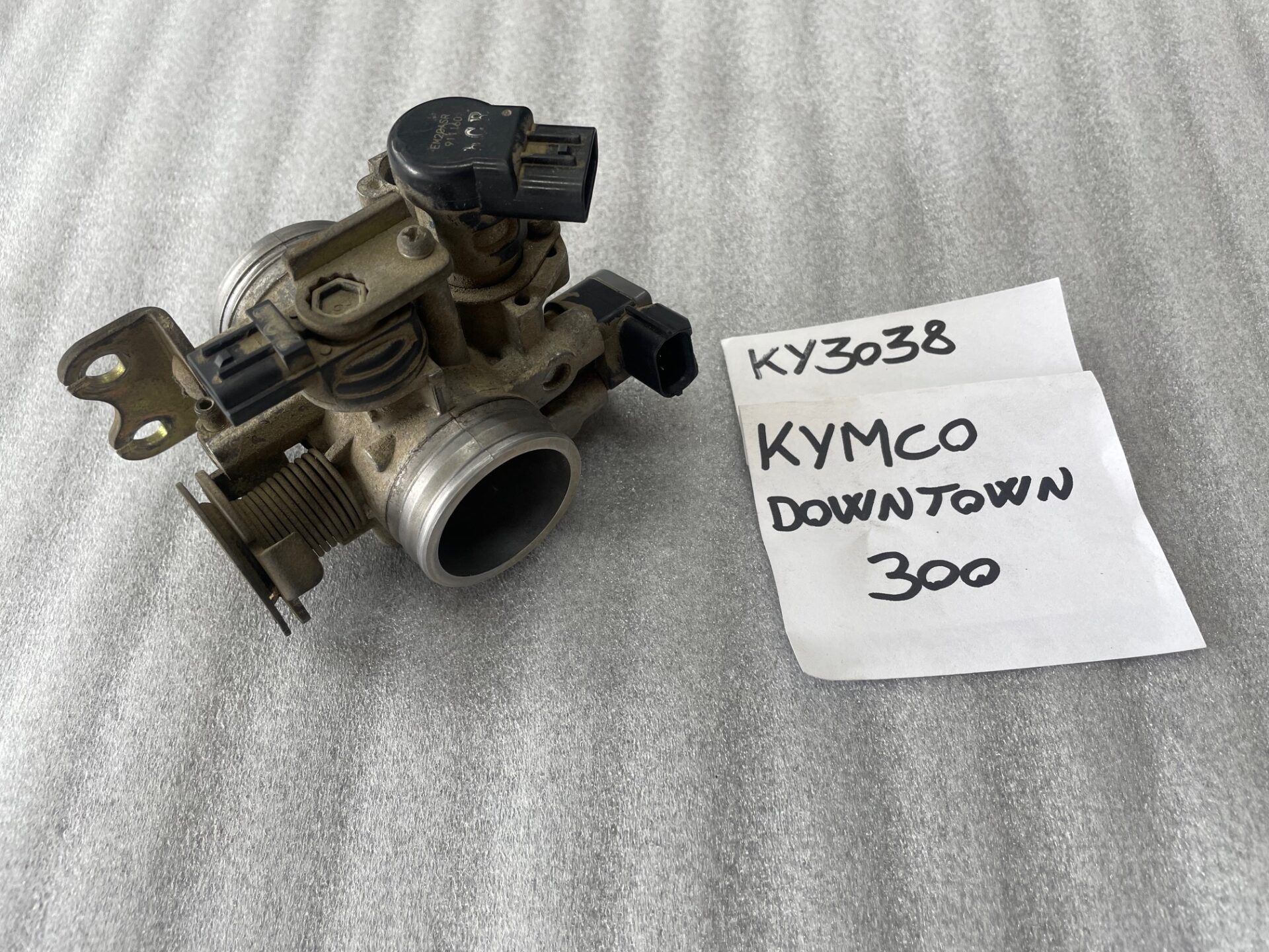 CORPO FARFALLATO COMPLETO TPS KYMCO DOWNTOWN 300 07> USATO