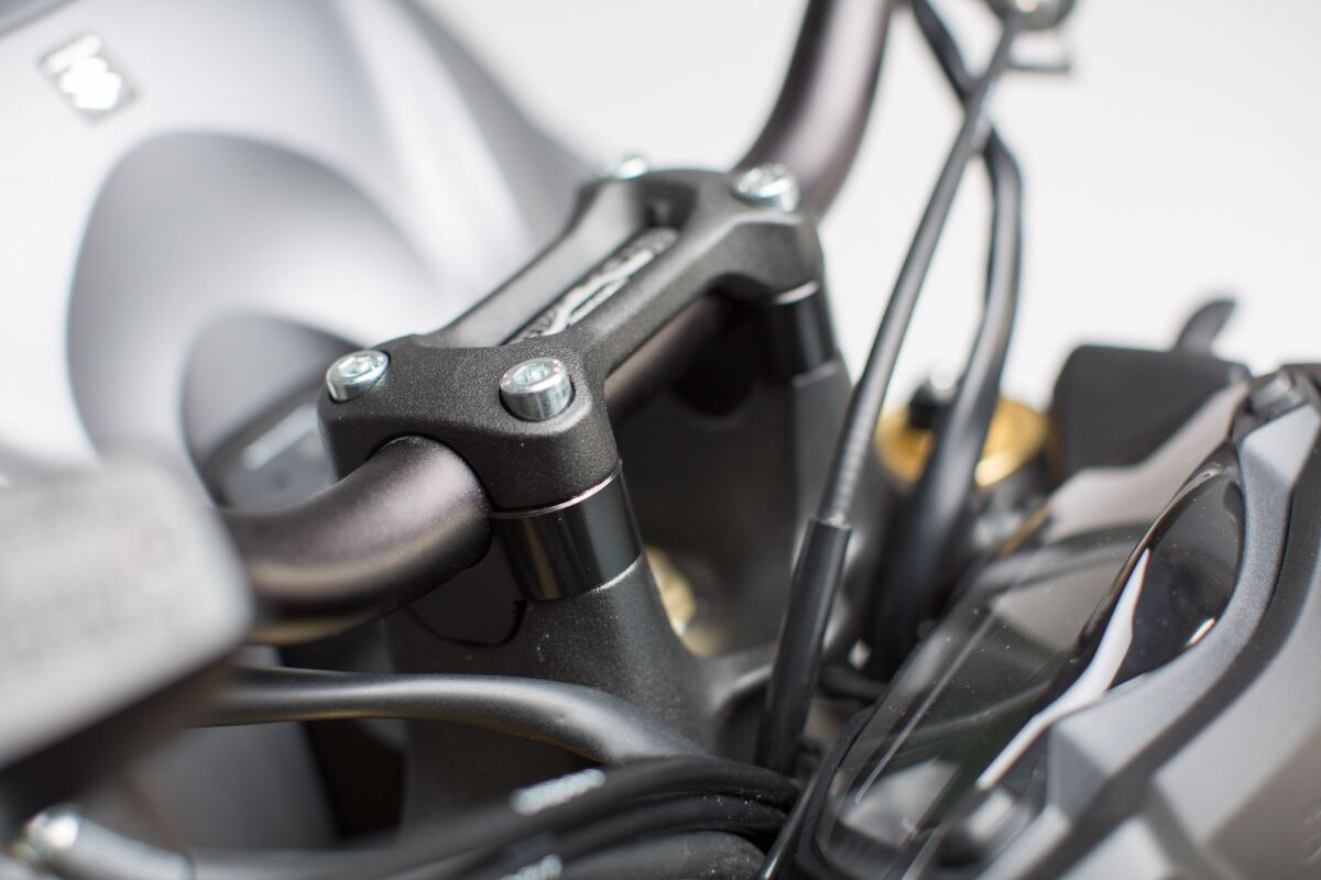 SW MOTECH LEH.05.039.10001/B Riser manubrio da 20 mm SUZUKI GSX-S 1000 S ABS 15>25
