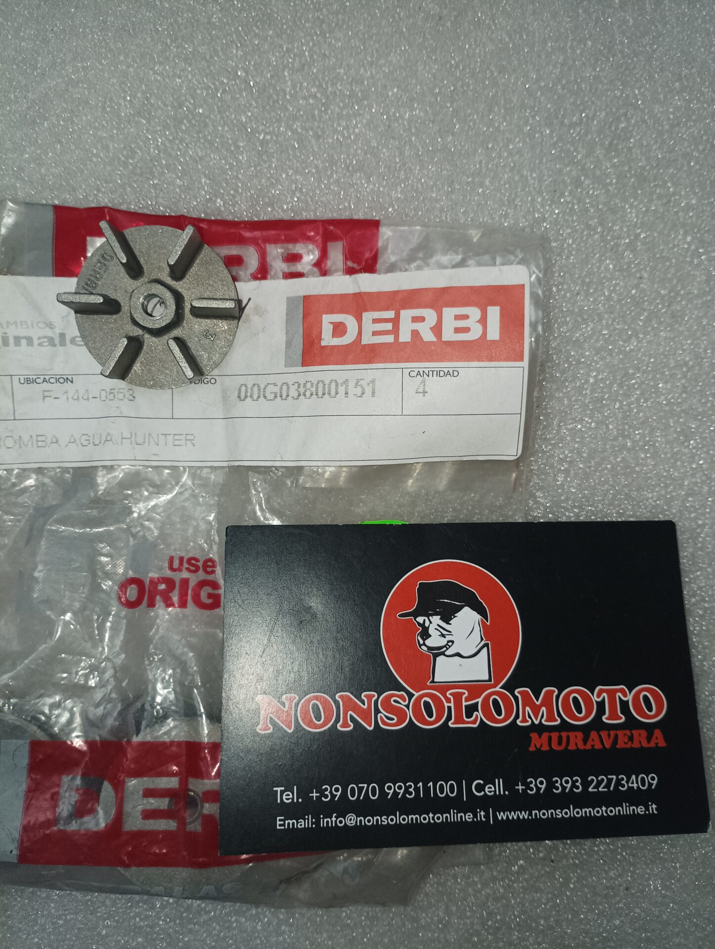 GIRANTE POMPA ACQUA DERBI HUNTER 00G03800151