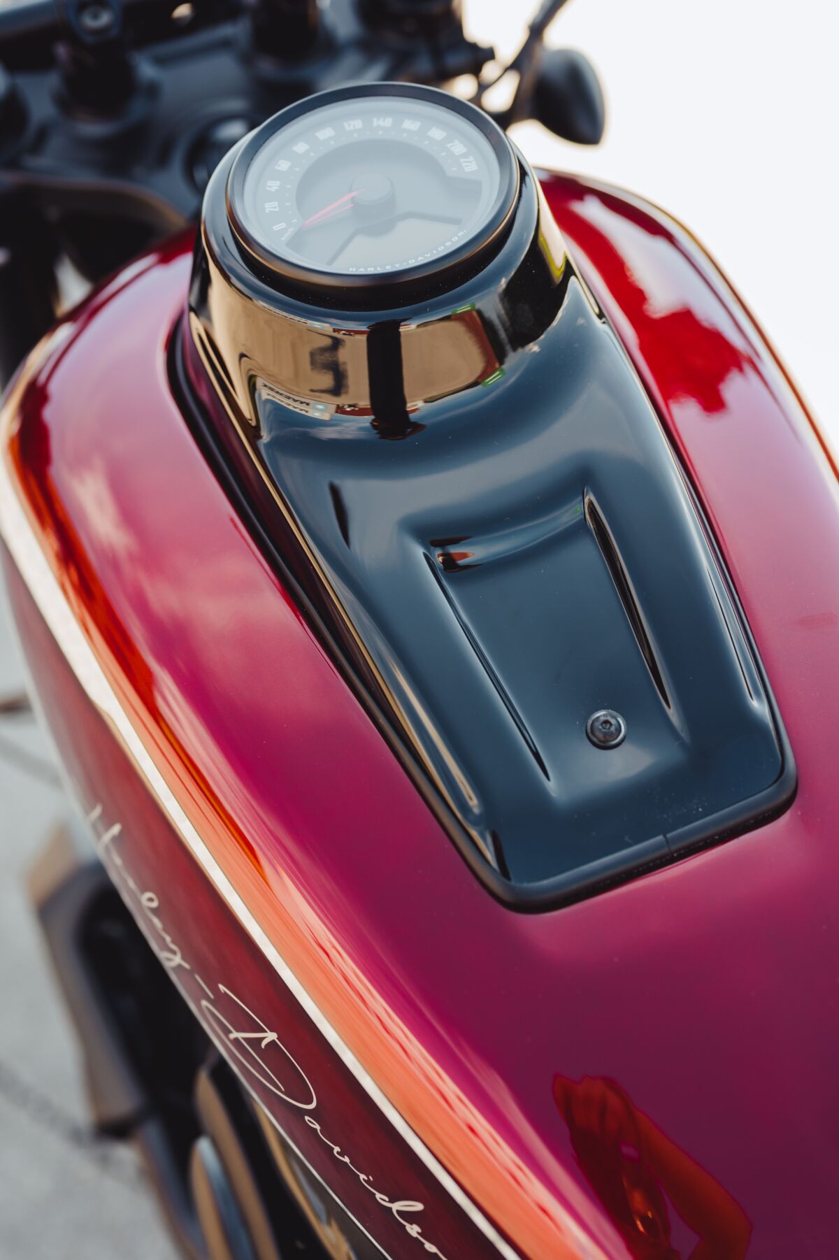 CULT WERK HD-NSR028 Cover cruscotto Harley Davidson RH 975 ABS Nightster 22>26