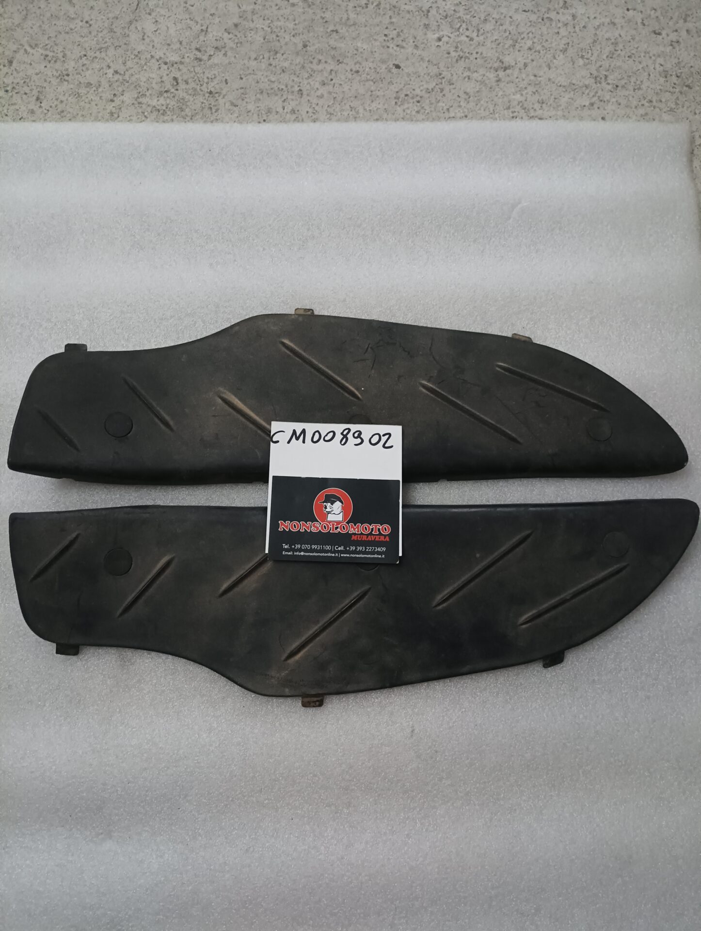 COPPIA TAPPETINI POGGIAPIEDI PIAGGIO BEVERLY 500 2004  ART CM008902 USATO !!