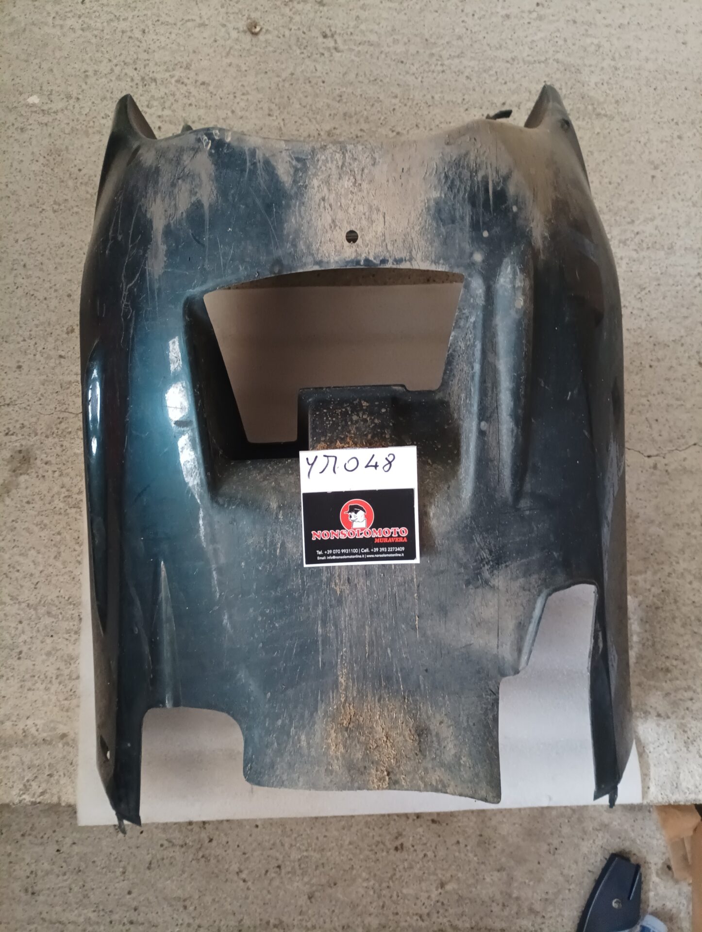 CARENA SOTTOPEDANA YAMAHA MAJESTY 250 1998 USATO !!