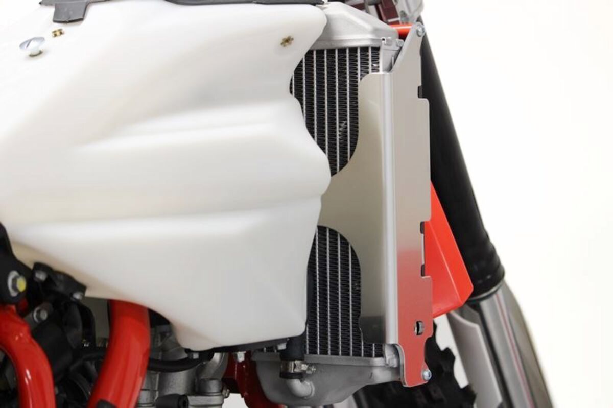 AXP RACING AX1584 Protezione Radiatore Xtrem BETA	RR 390 EFI 20>23