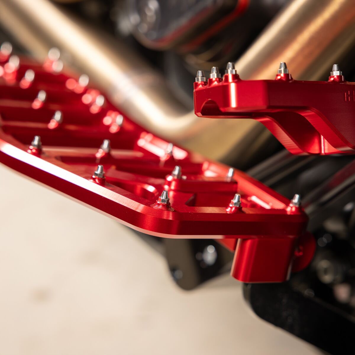 THRASHIN SUPPLY TSC-2219-2 Pedane Aggressor RED HARLEY DAVIDSON