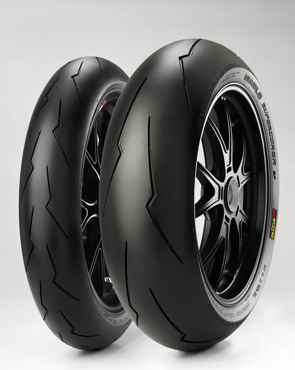 PIRELLI Pneumatico da PISTA Pirelli Diablo Supercorsa SP V2 omologati uso su strada 190/55ZR17(75W)
