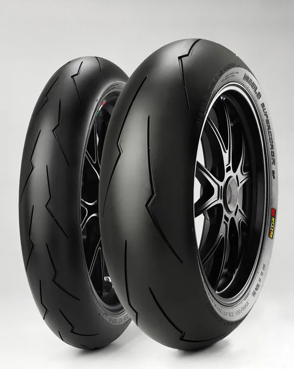 PIRELLI Pneumatico Diablo Supercorsa SP V2 omologati per uso su strada 120/70ZR17(58W)