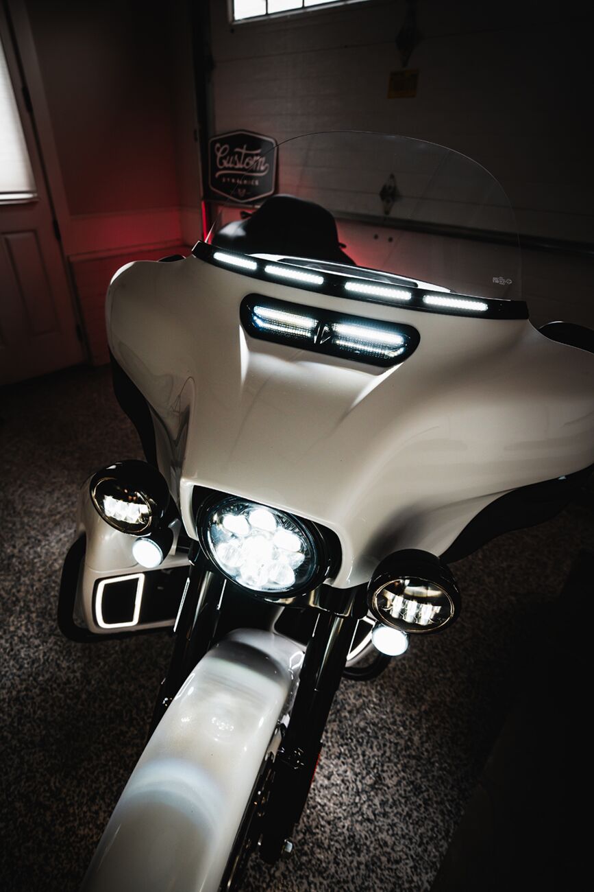 CUSTOM DYNAMICS Genesis® 4 Dynamic LED profilo parabrezza Batwing